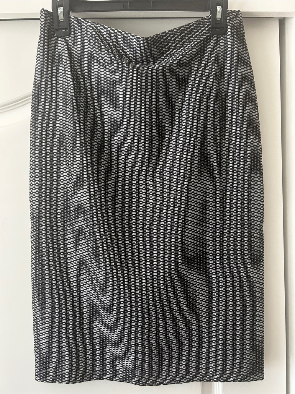 LOFT Black and White Houndstooth Pencil Skirt